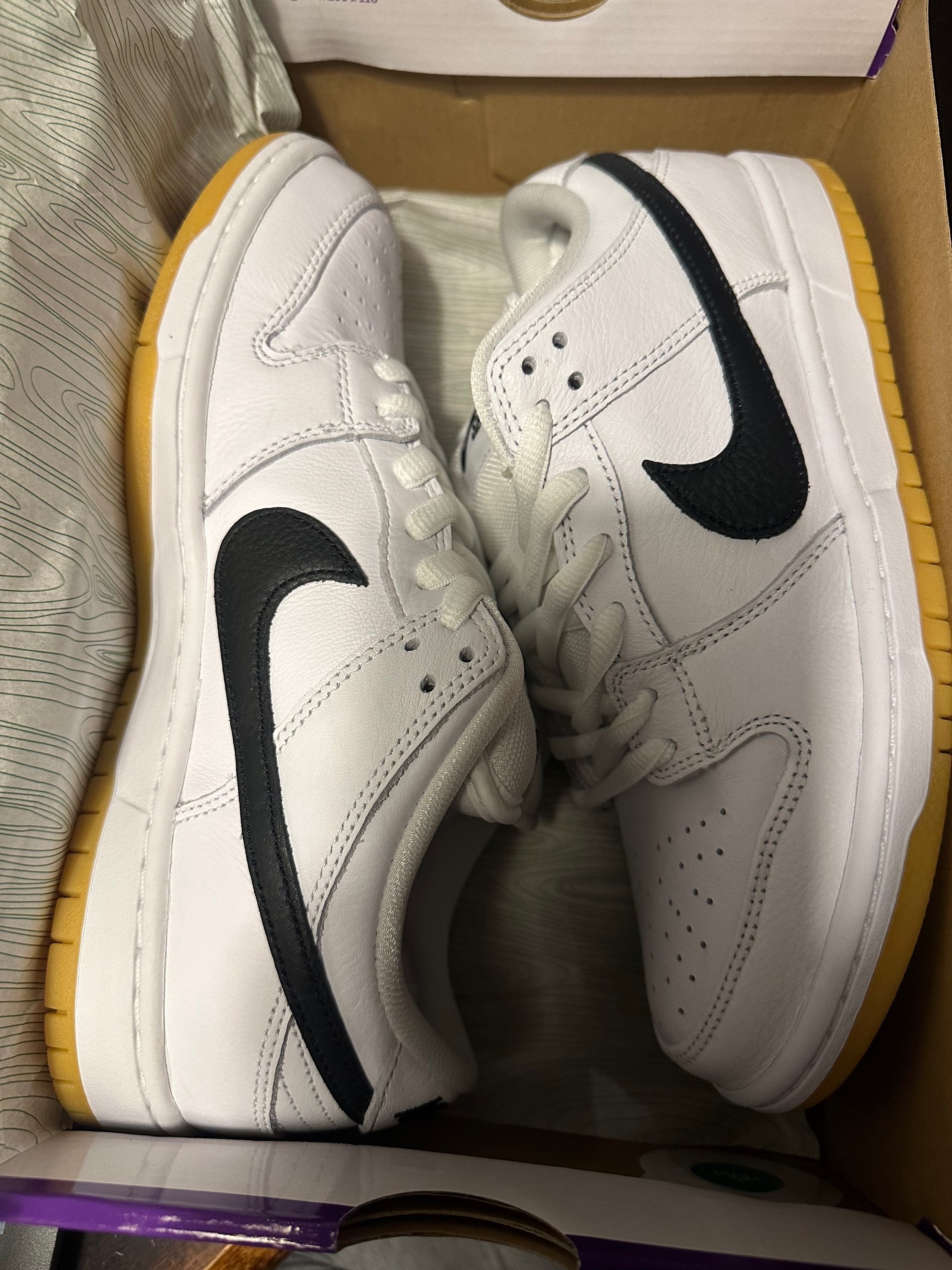 cd2563 - nike sb dunk low pro image 0